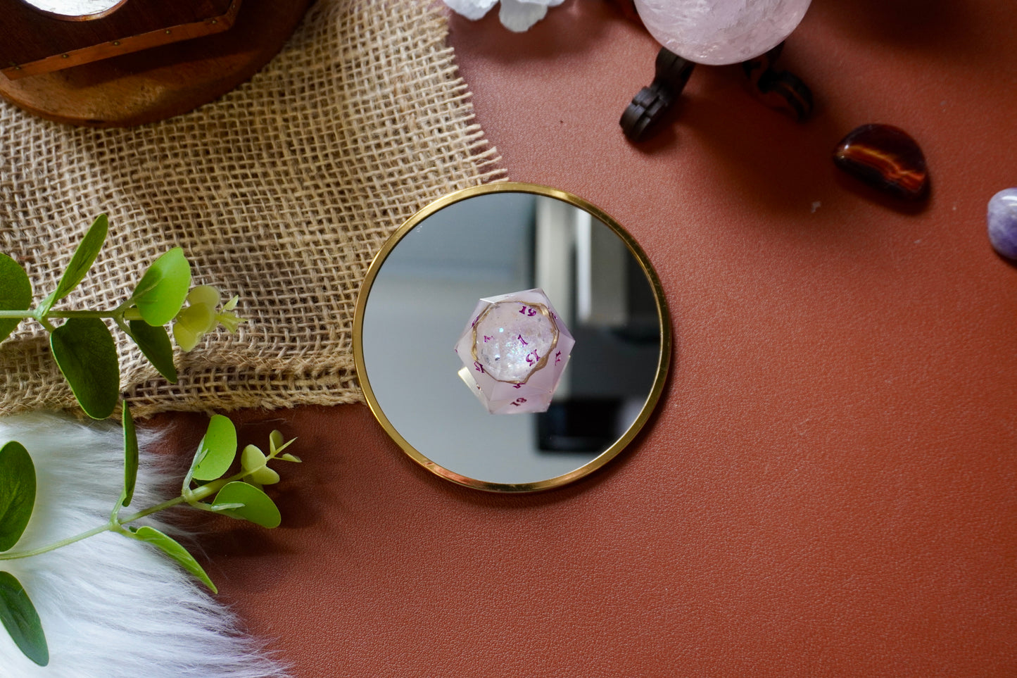 Geode soft pink D20 chunk