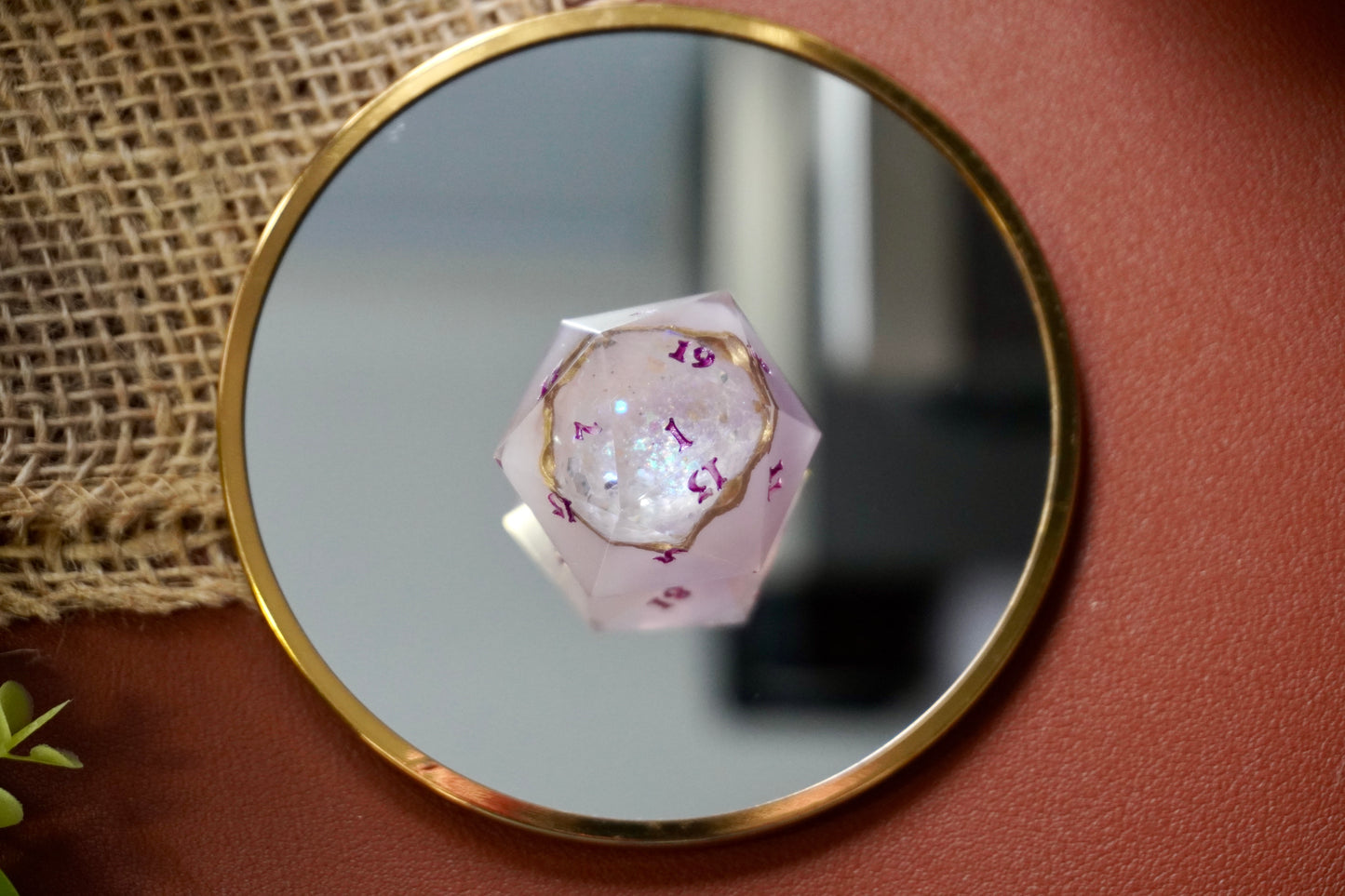 Geode soft pink D20 chunk