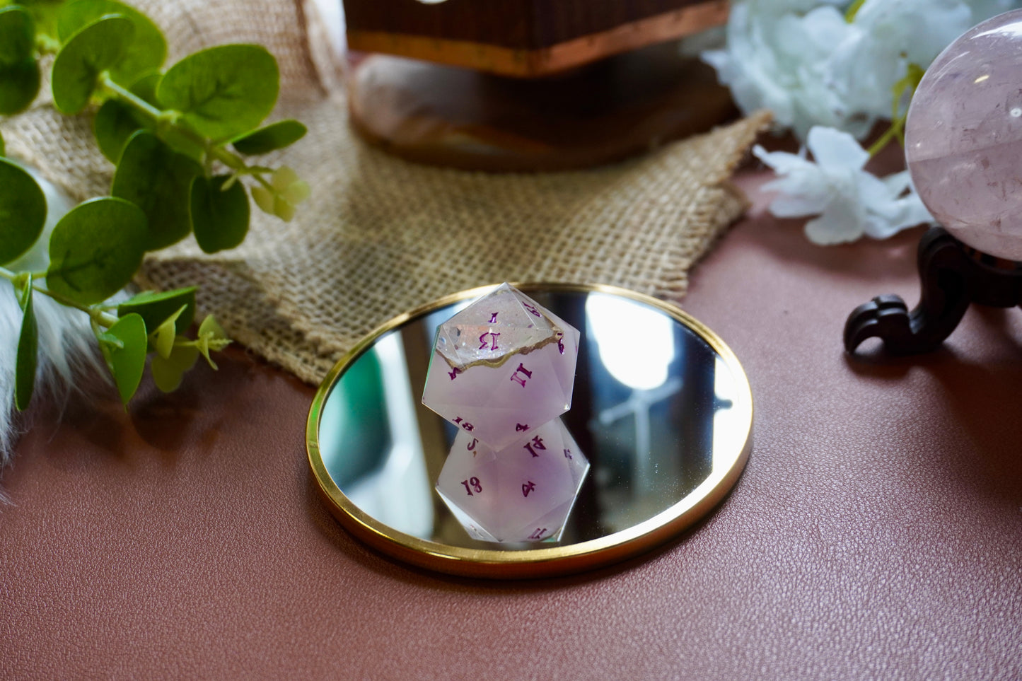 Geode soft pink D20 chunk